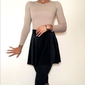 Fun black velour skirt 🖤